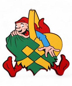 meget festlig træ bramming nisse der sidder i et julehjerte