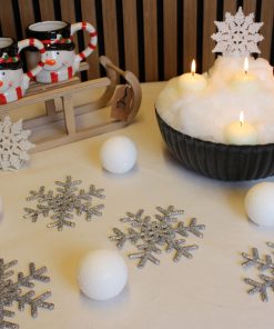 bord dækket op med vintertema