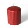 Blockkerze ROT mit "Lyngby" Rillen. Durchmesser 6,8 cm. Höhe 8 cm.
