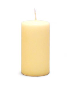 klassisk billigt råhvidt stearinlys 6 x 11 centimeter