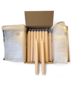 kasse med 18 styk elfenbensfarvede kronelys på 25 centimeter