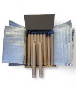 kasse med 18 styk sandfarvede kronelys på 25 centimeter