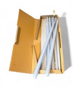 kasse med 12 styk lyseblå stagelys på 40 centimeter