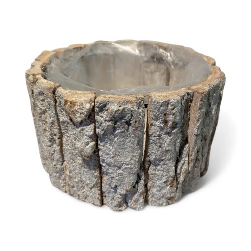 Kurv, rund skjuler i hvit naturbark. Diameter 15 cm.