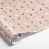 beige julegavepapir med gæs og julepynt 5 meter rulle
