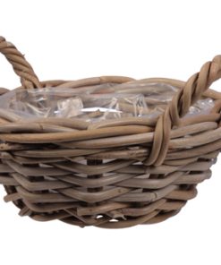 rund flettet kurv med plastik i naturmaterialer til dekorationer