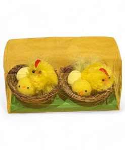 to natur fuglereder med kylling