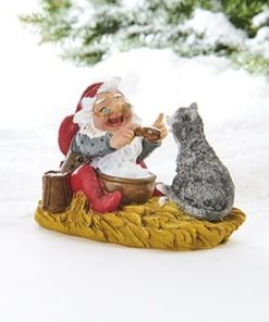 Julenisse med katt og risengrynsgrøt. Vilhelm Hansen figur i polystone 6 x 9 cm.