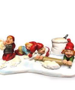 Bakeri med fire nisser som elter deig av Vilhelm Hansen. 6 cm