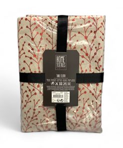 Duk i HVIT med rødt mønstret motiv av bærgrener. Juleduken måler 180 x 140 cm.