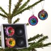 eksklusive julekugler med farverig refleks til dit juletræ