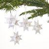 færdig flettede hvide stjerner til jul og til juletræ