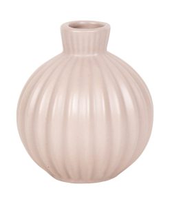 Vase med riller i beige, 8 cm høj, placeret på hvid baggrund.