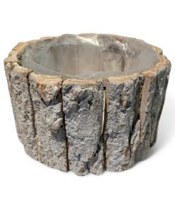 Kurv, rund skjuler i hvid naturbark. Diameter 15 cm.