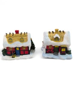 Fachwerk-Weihnachtshaus. Grüne Tür. 7 cm.