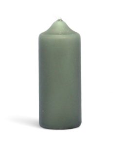 Bloklys mosgrønt stearinlys til advent og fyrfadsstager. Måler 4 x 10 cm.
