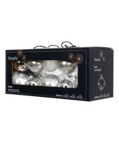 kasse med tyve styk glas julekugler i sølv nuancer med og uden mønster i flere størrelser