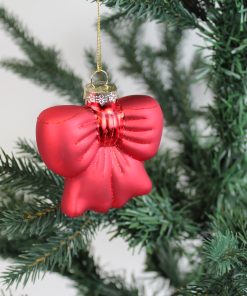 tre sløjfer i traditionelle røde og guldfarvede julefarver til at dekorere op med til jul