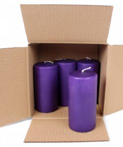 pakke med 4 styk advents lilla bloklys til adventskrans og advents dekorationer med diameter 58 millimeter og en højde på 12 centimeter