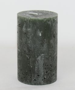 grønne rustikke bloklys 10 centimeter høje og 6 centimeter i diameter gennemfarvede