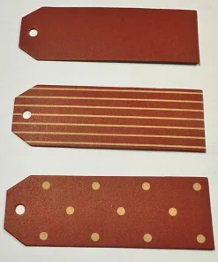 12 styk 3,5 x 10 centimeter røde manilla gavemærker i tre designs til julegaver
