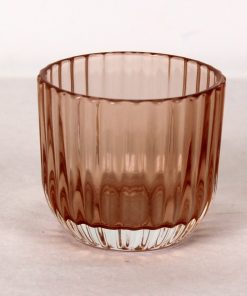 5,5 centimeter høj gennemsigtig glas lysestage i laksefarve med riller