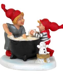 10 centimeter nissefigur i polystone af vilhelm hansen nisser der ælter dej i en gryde