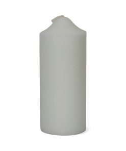 hvidt stearinlys i 100 procent ren stearin i størrelsen 6 centimeter i diameter og 15 centimeter højt