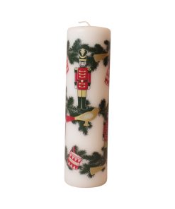 6,8 x 25 centimeter bloklys med julemotiver og 115 brændetimerstort bloklys med granguirlander med julepynt