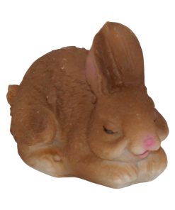 påskekanin med stritører der sover i polystone på 7,5 centimeter