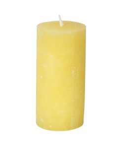 lys gul gennemfarvet rustikt bloklys med flad top på 5,7 x 12 centimeter