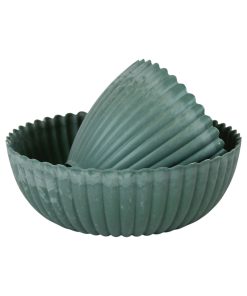 to grønne skåle med riller en urtepotte og en skål