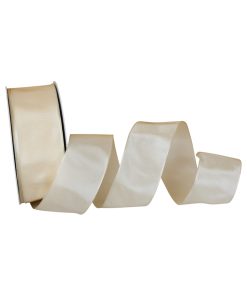 dekorationsbånd med metal i kanten i smuk cremefarvet satin