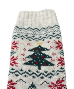 nærbillede af skaftet af uldsok med juletræ