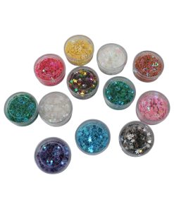 12 små gennemsigtige æsker med forskellige pailletter figurer og farver