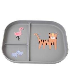 ruminddelt grå tallerken til børn med tre rum der måler 22 x 18 x 2 centimeter